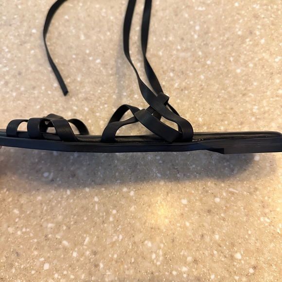 Alohas Black Tie Strap Sandals - Picture 4 of 5